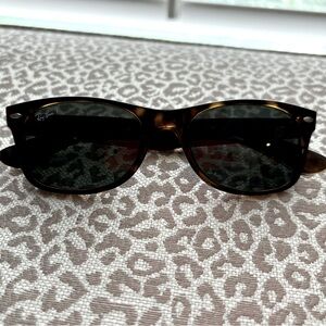Ray-Ban new wayfarer classic